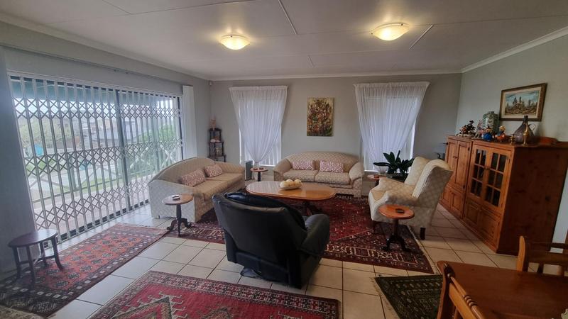 3 Bedroom Property for Sale in Outeniqua Strand Western Cape